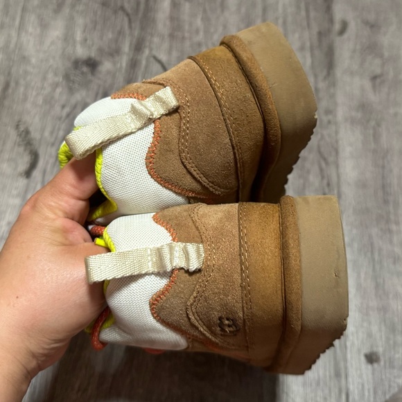 Like new UGG Highland Fall/Winter Chesnuts women’s boots 

Size 7 - Picture 4 of 5